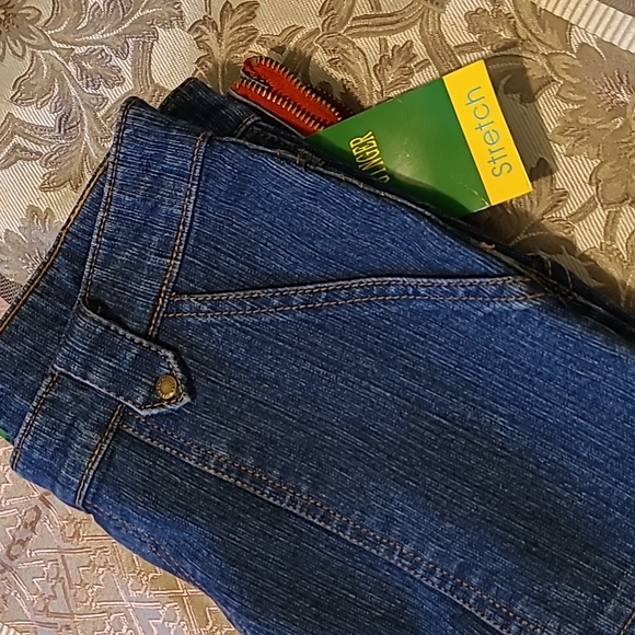 NWT Cropped Jeans ❤ - Picture 7 of 8